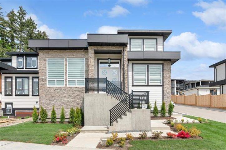 16685 15a Avenue Property Photo 1