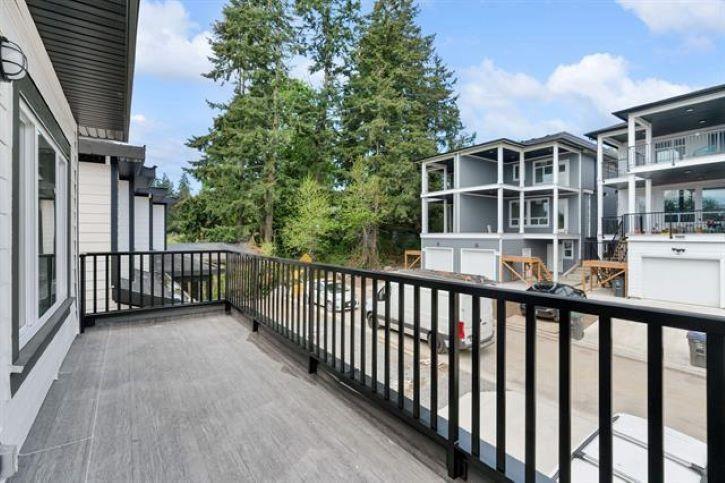 16685 15a Avenue Property Photo 14