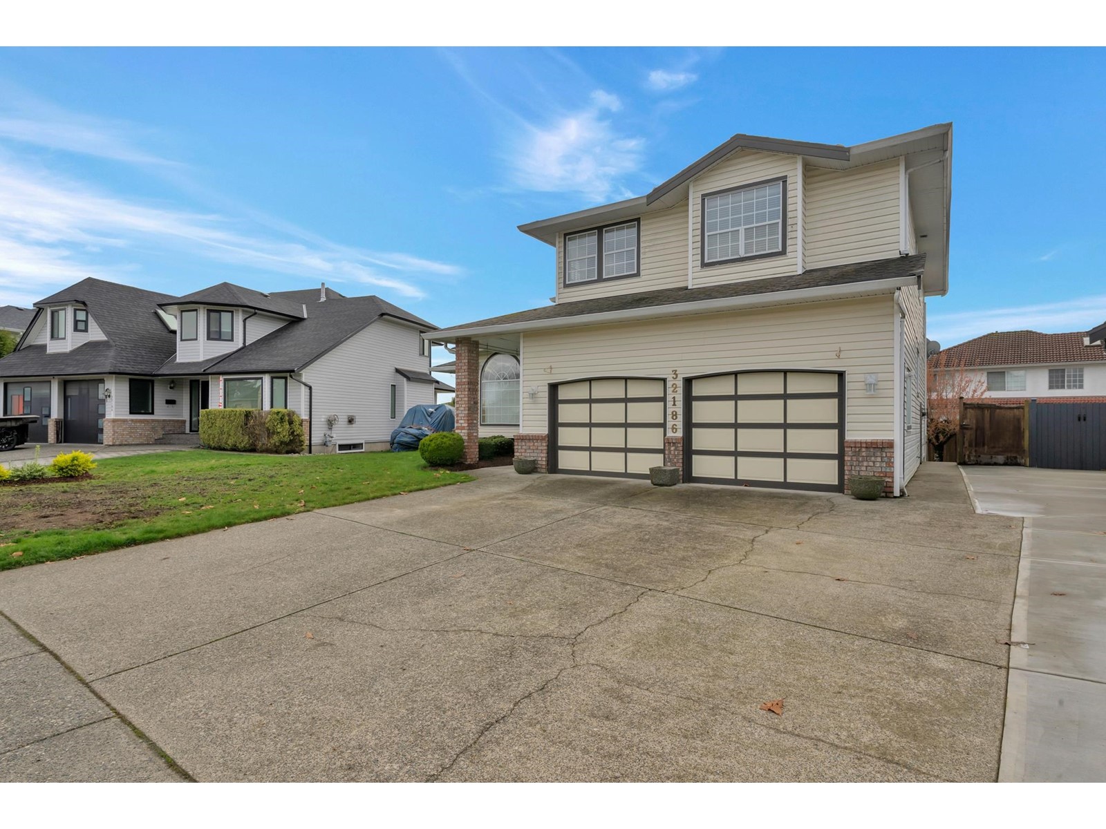 32186 Elkford Drive Property Photo 2