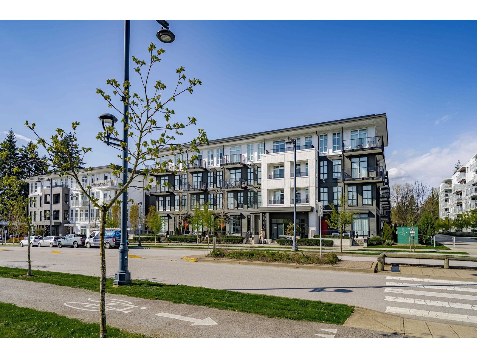 318 13933 105 BOULEVARD Property Photo 1