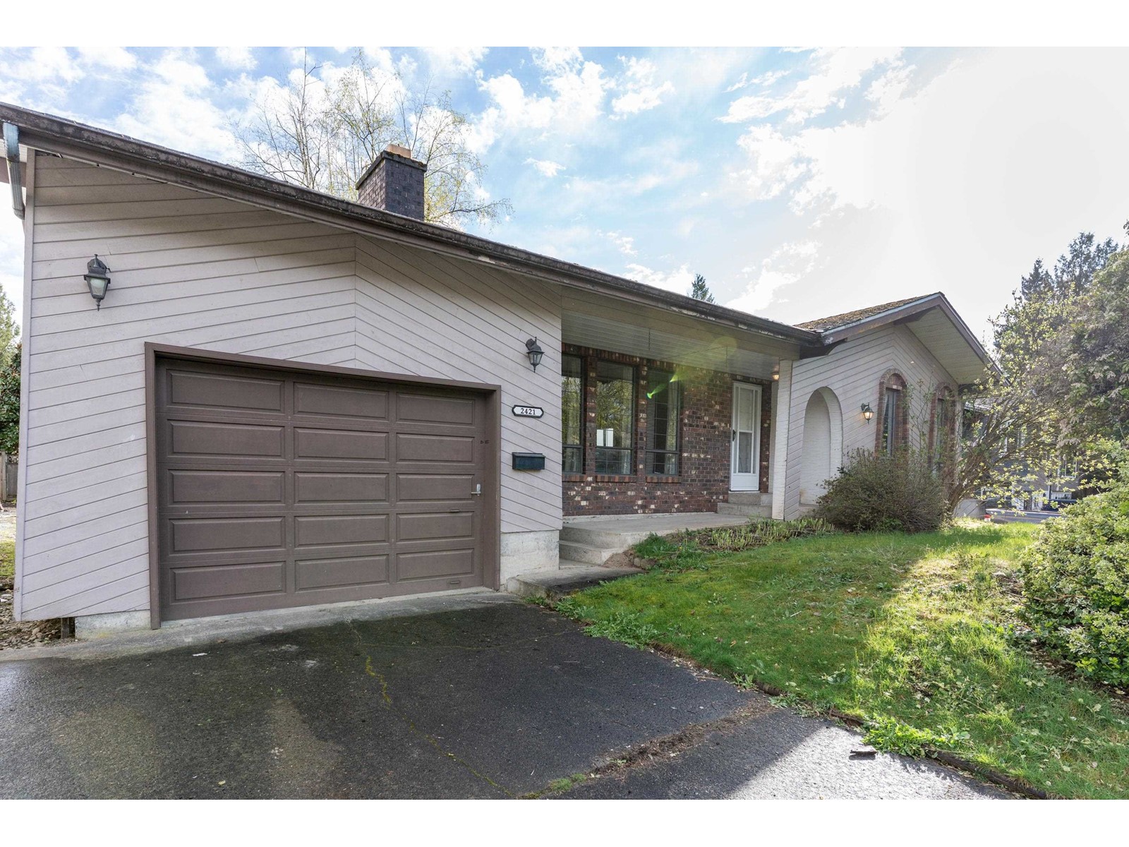 2421 Aladdin Crescent Property Photo 1