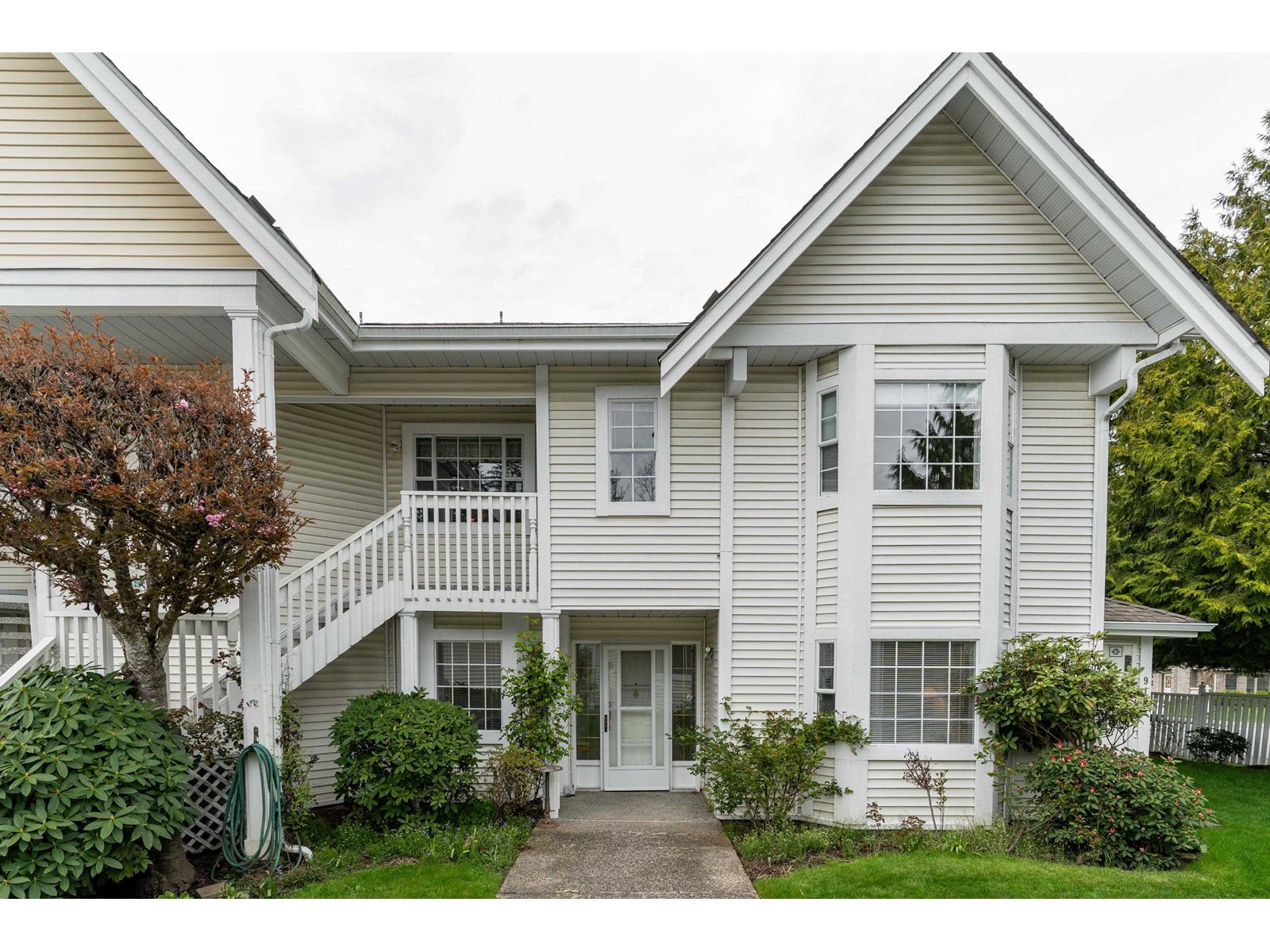 209 9109 154 Street Property Photo 3