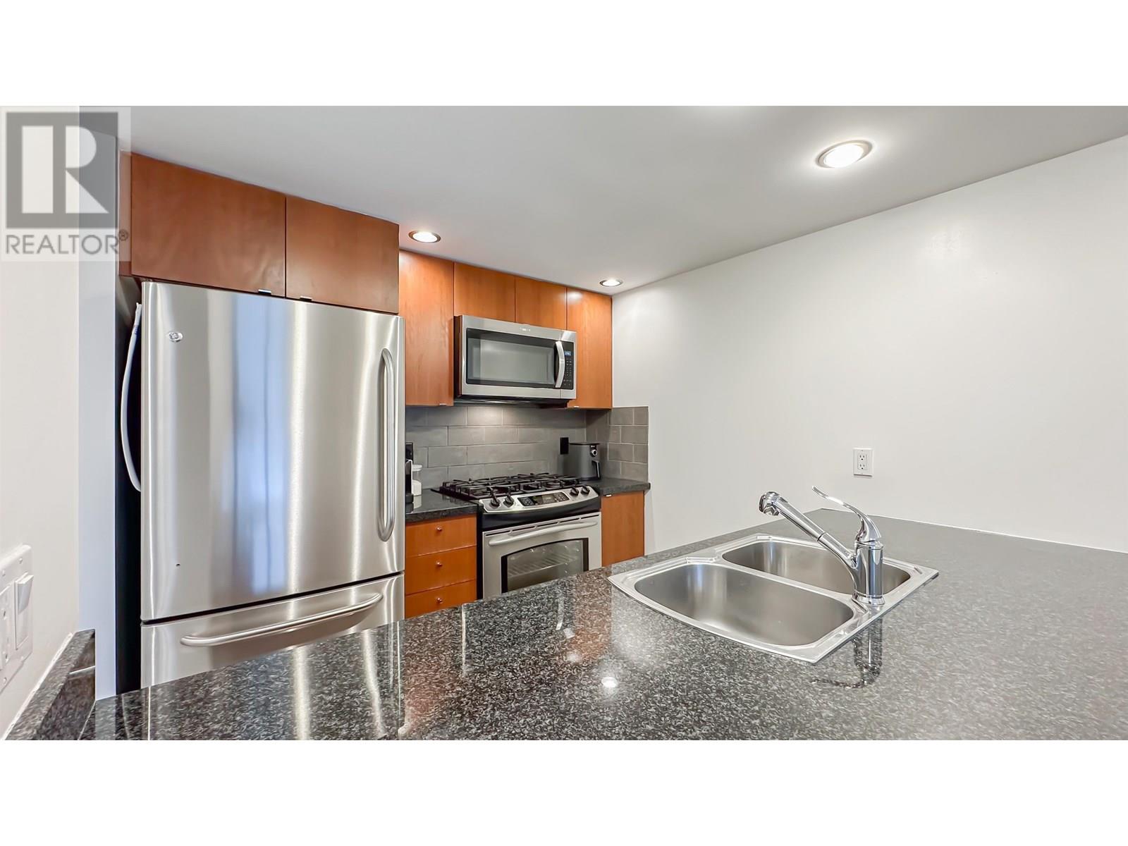 506 9180 Hemlock Drive Property Photo 10