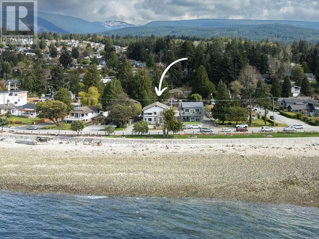4664 SUNSHINE COAST HIGHWAY Property Photo 1
