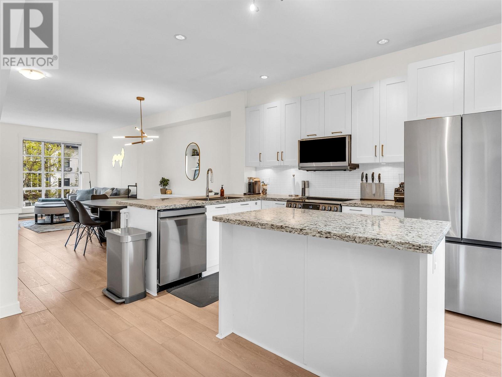11 1248 Holtby Street Property Photo 4