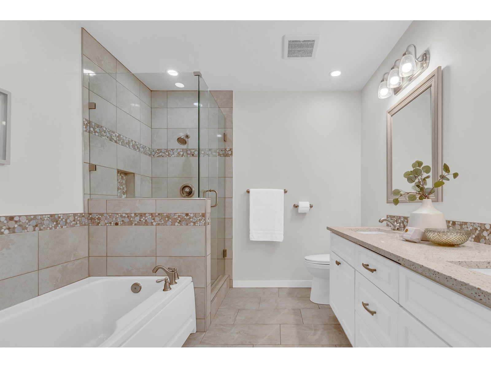 35907 Regal Parkway Property Photo 11