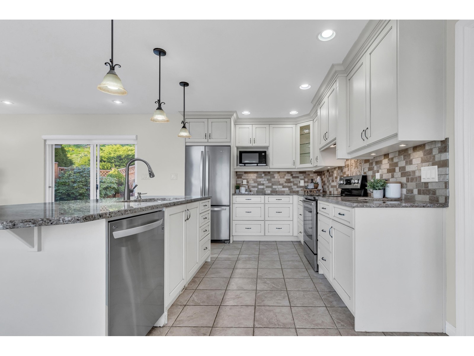 35907 Regal Parkway Property Photo 21