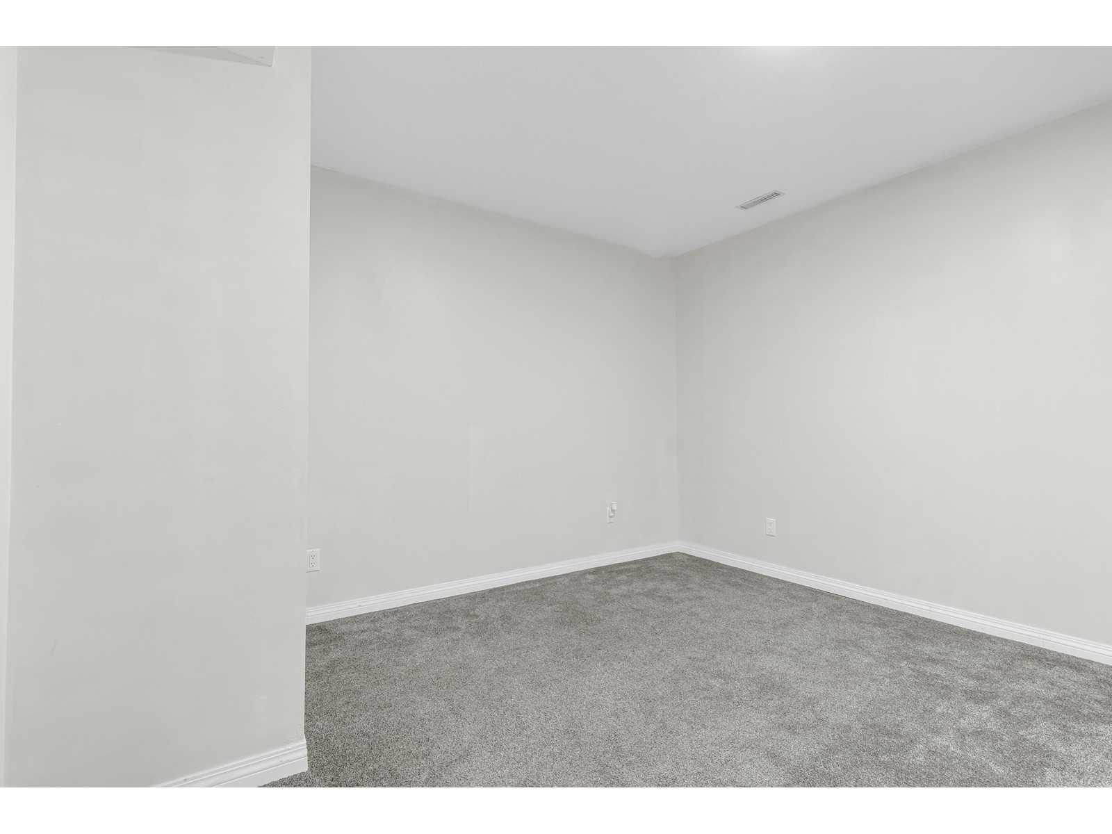 35907 Regal Parkway Property Photo 27