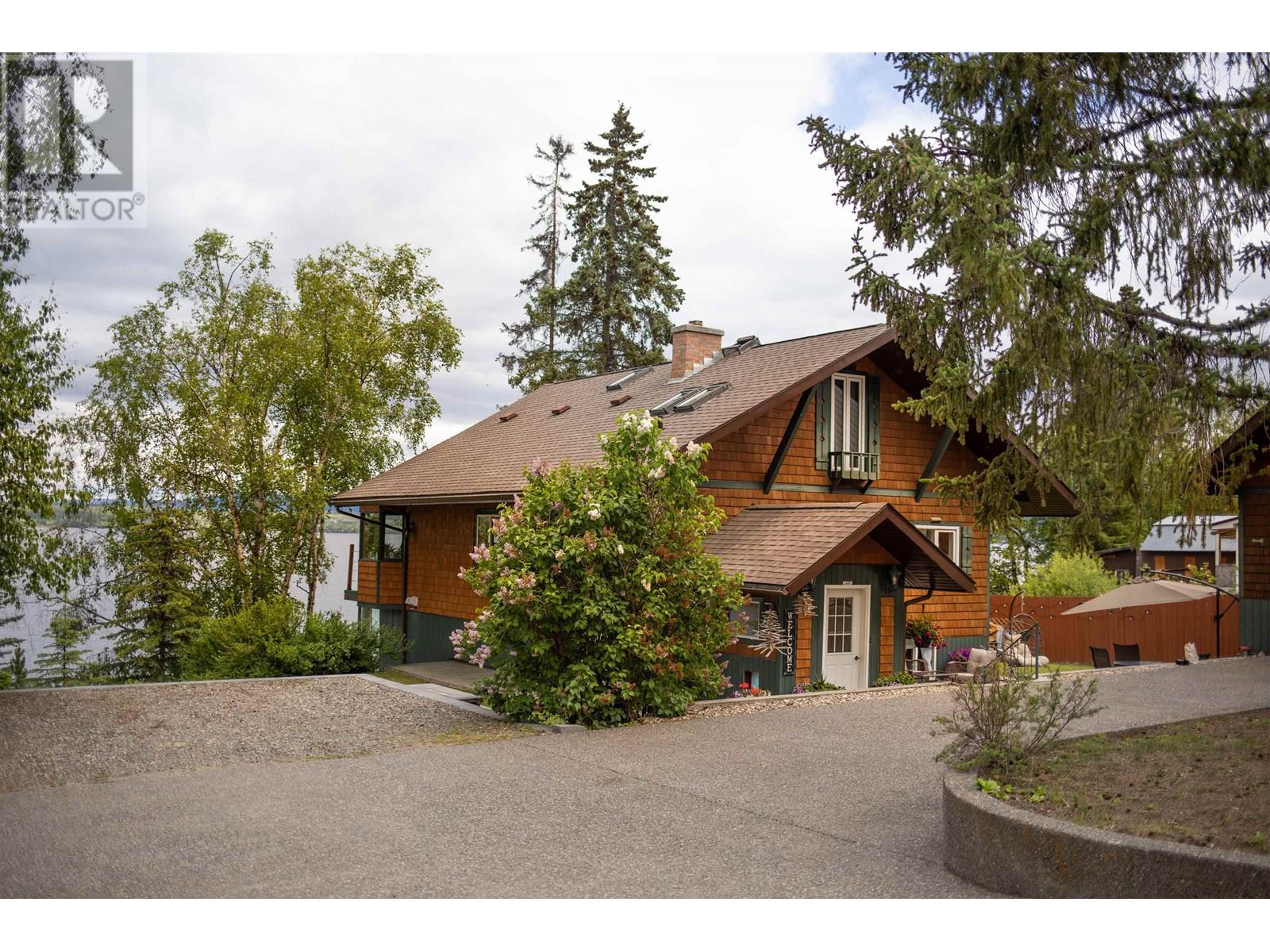 1638 Uncha Lake Road Property Photo 1
