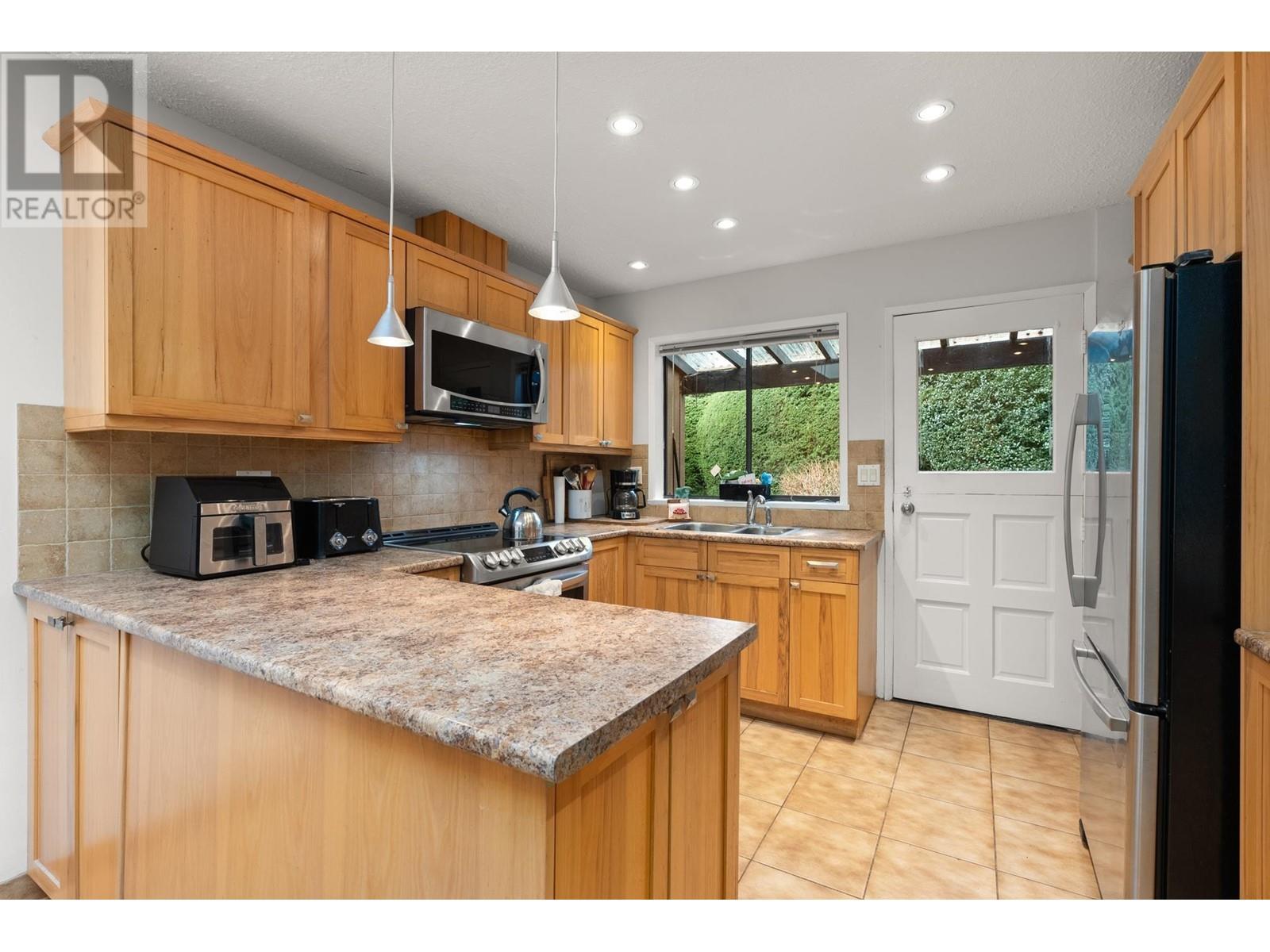 300 Loach Place Property Photo 10