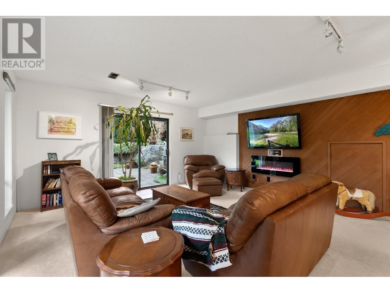 300 Loach Place Property Photo 28