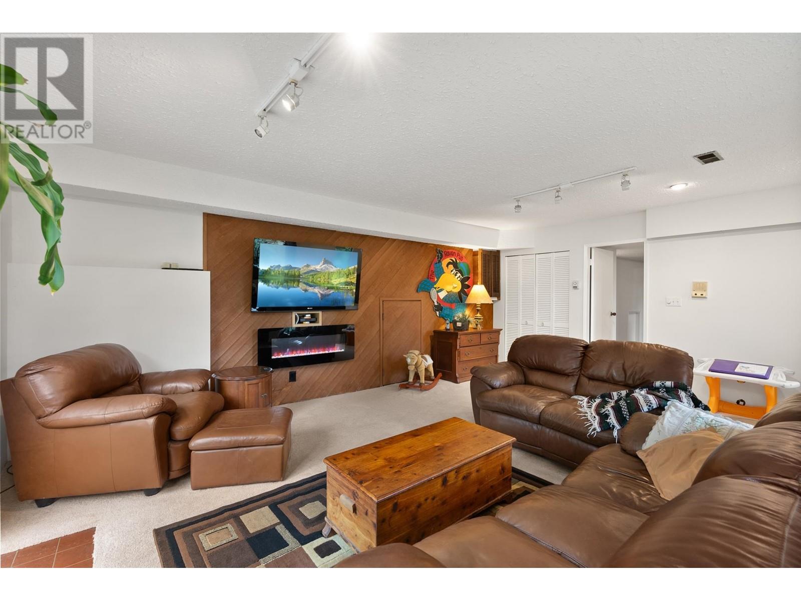 300 Loach Place Property Photo 29