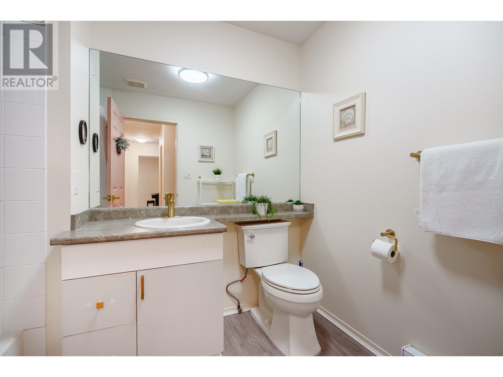 38890 Garibaldi Avenue Property Photo 12