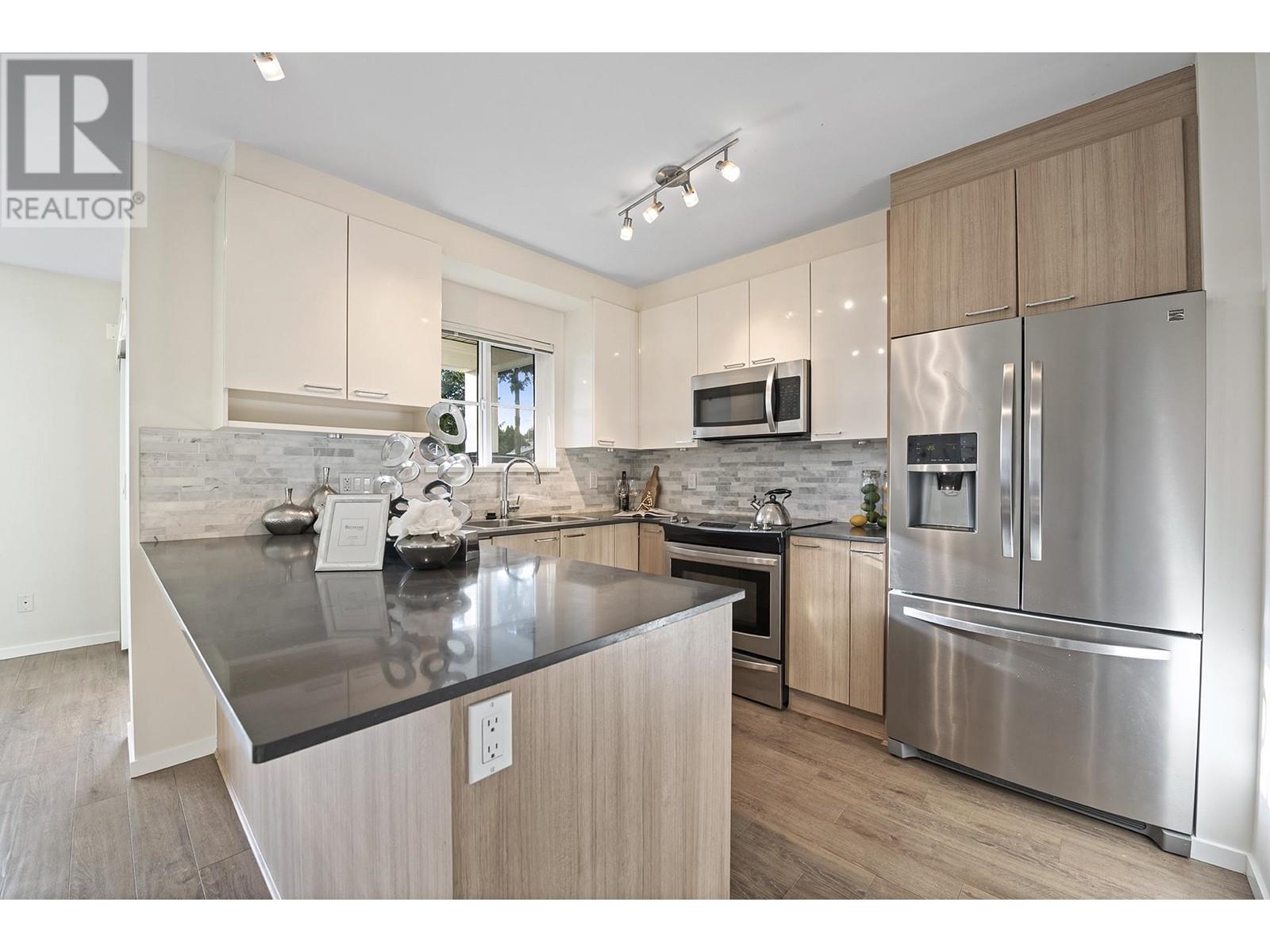 305 210 Lebleu Street Property Photo 12