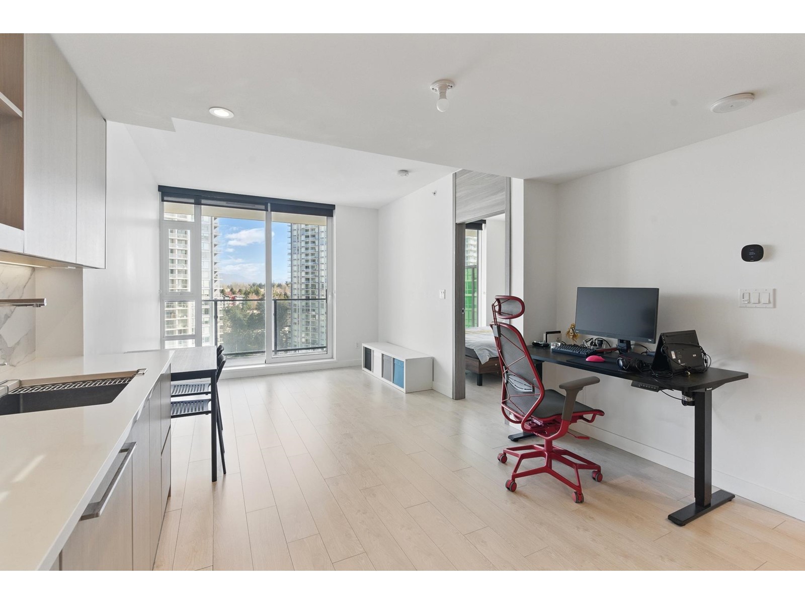 1406 9887 Whalley Boulevard Property Photo 11