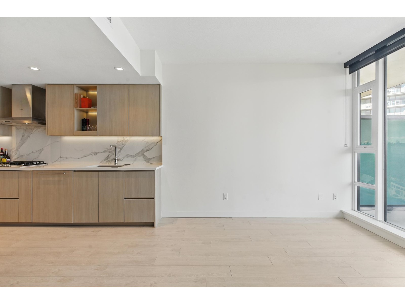 1406 9887 Whalley Boulevard Property Photo 19