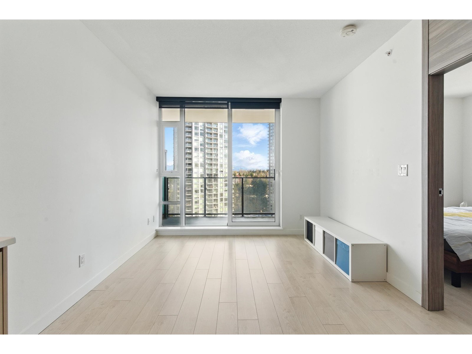1406 9887 Whalley Boulevard Property Photo 21