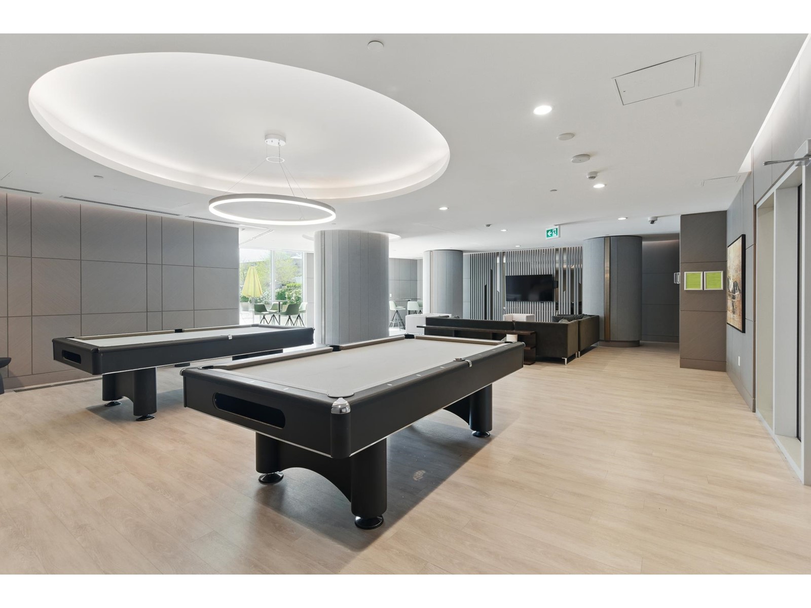 1406 9887 Whalley Boulevard Property Photo 26