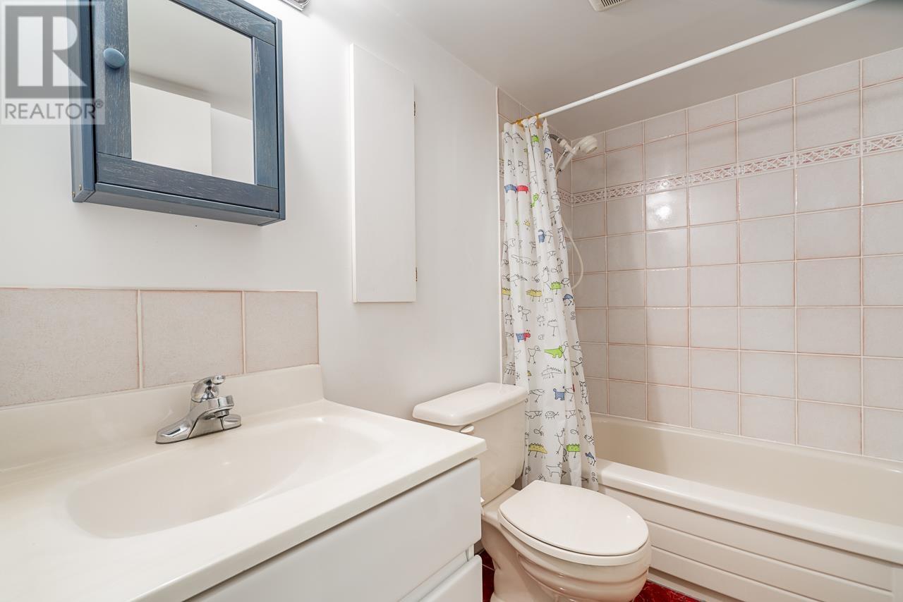 6180 Buchanan Street Property Photo 17