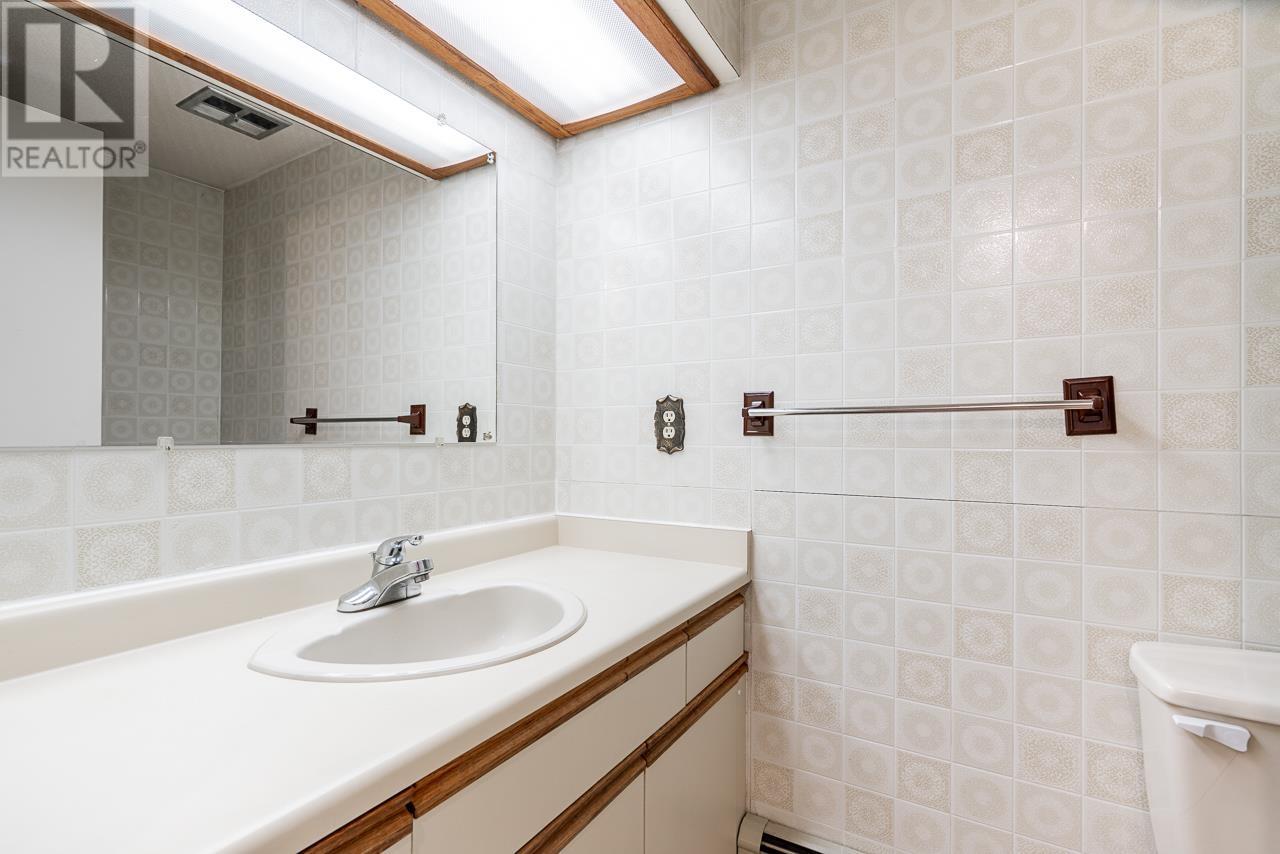 6180 Buchanan Street Property Photo 18