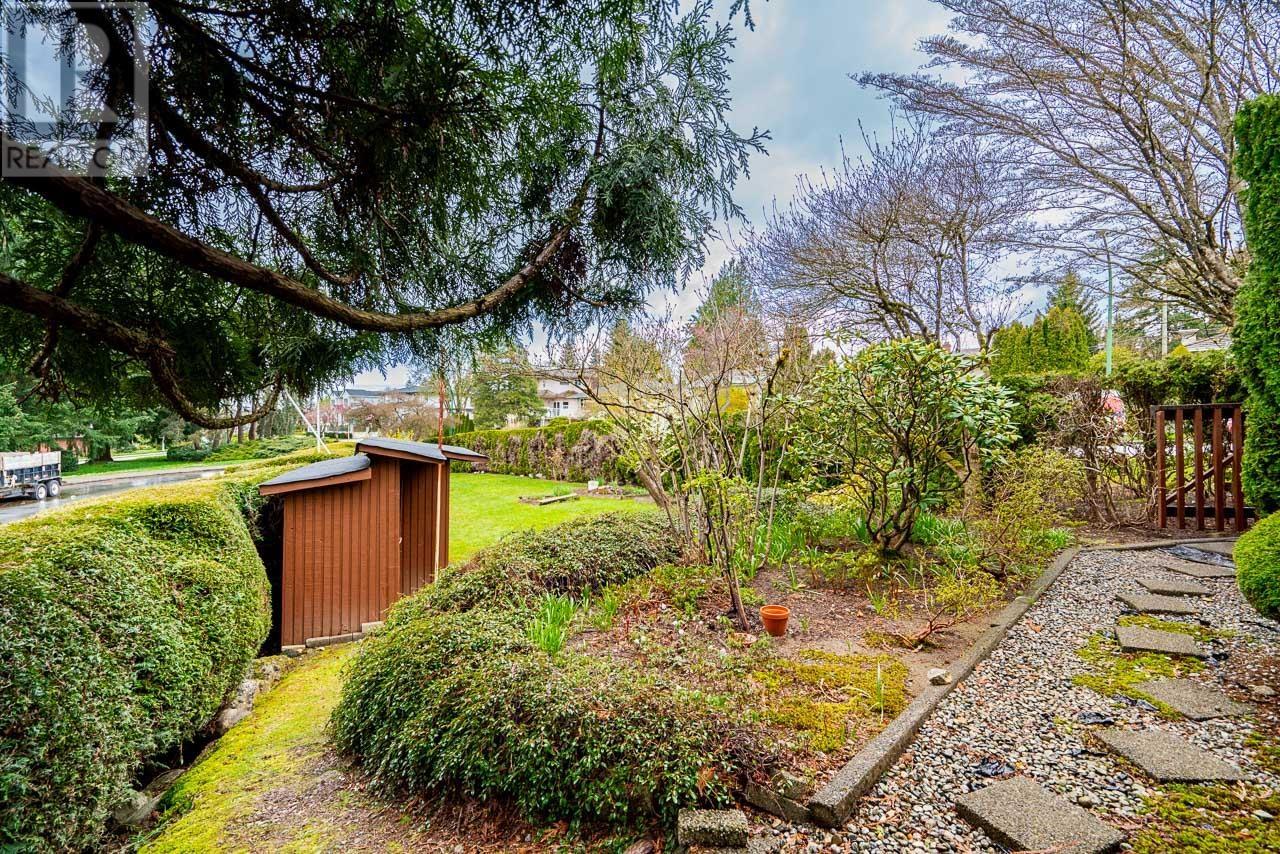6180 Buchanan Street Property Photo 21