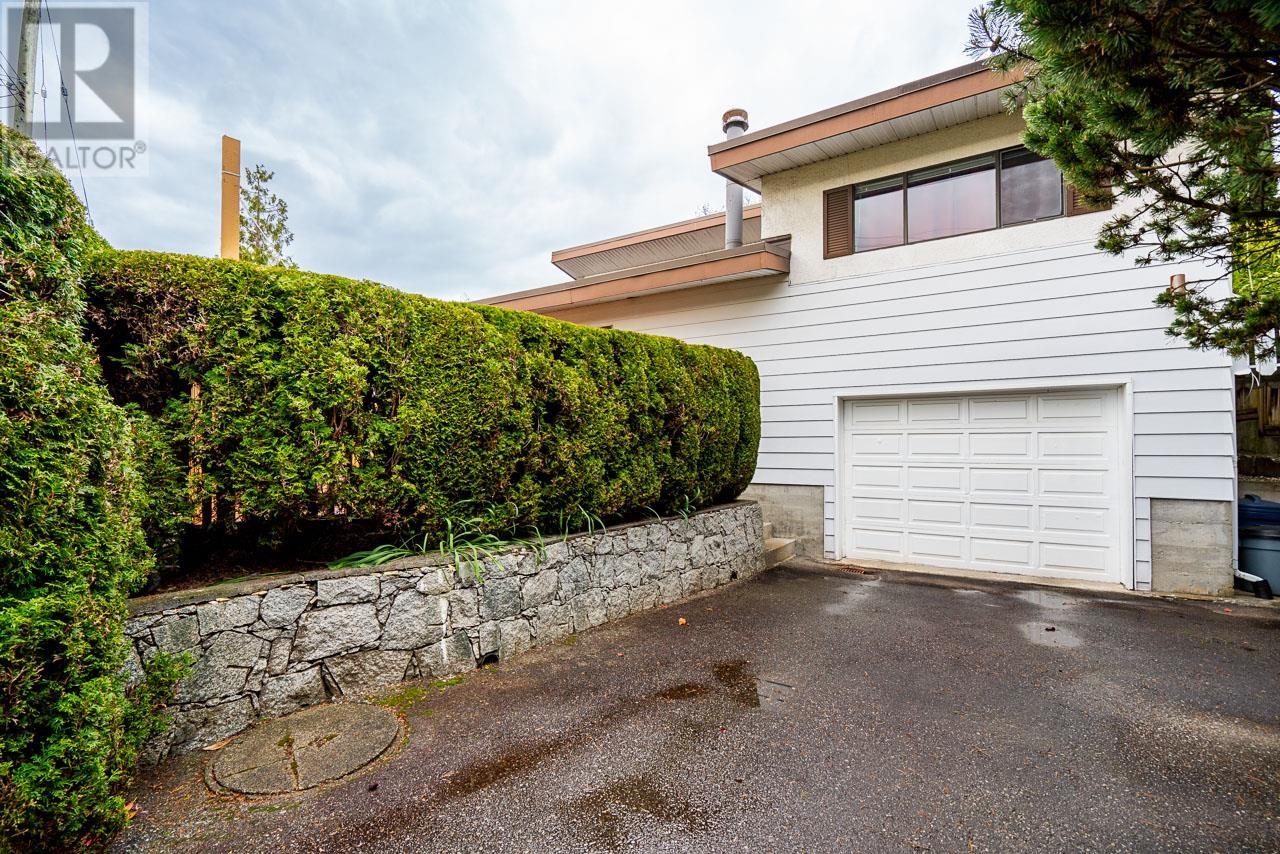 6180 Buchanan Street Property Photo 25