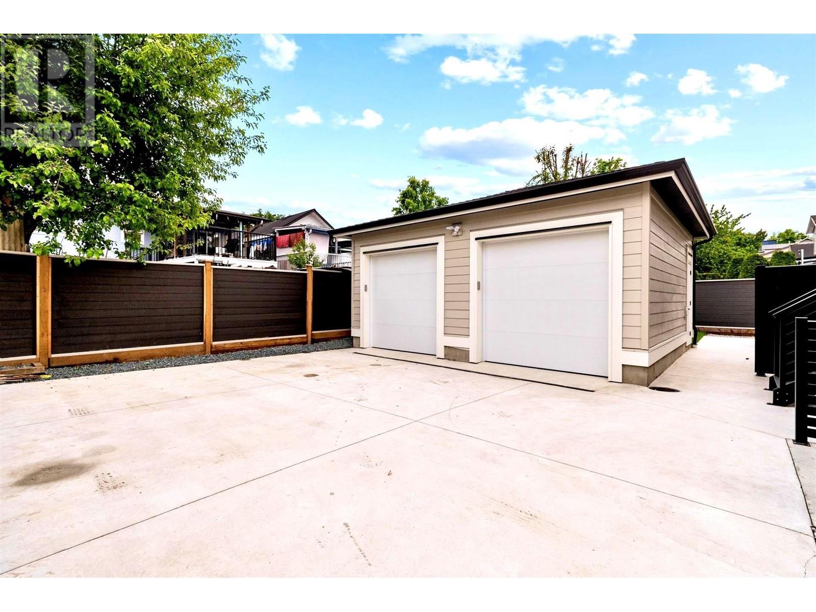 5262 Mckinnon Street Property Photo 17