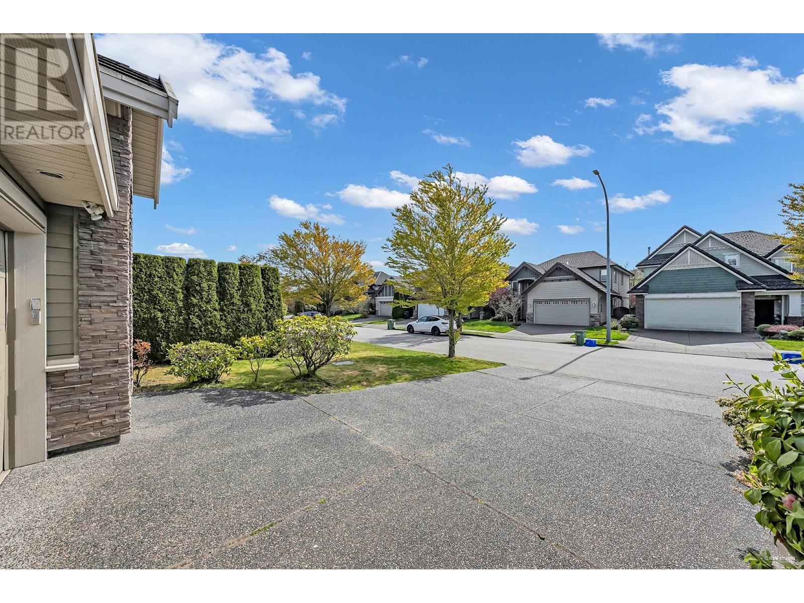 6191 Dunsmuir Crescent Property Photo 36