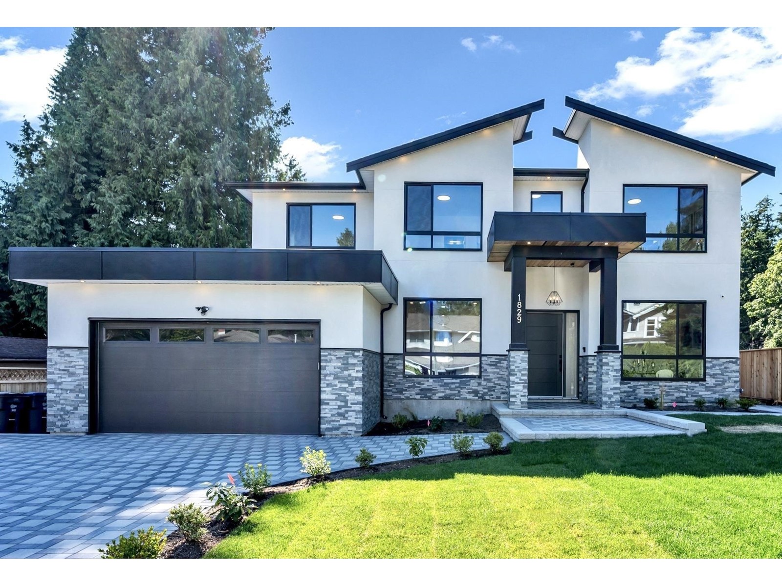 1829 146 Street Property Photo 1