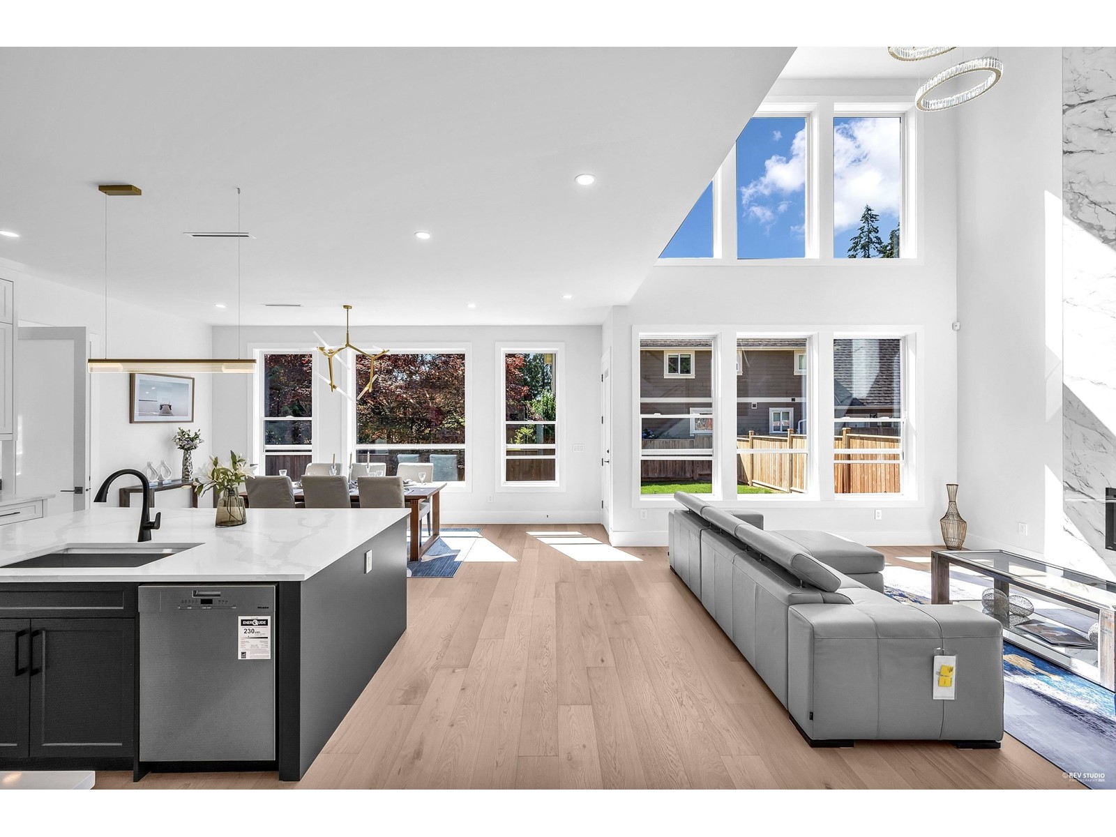 1829 146 Street Property Photo 6