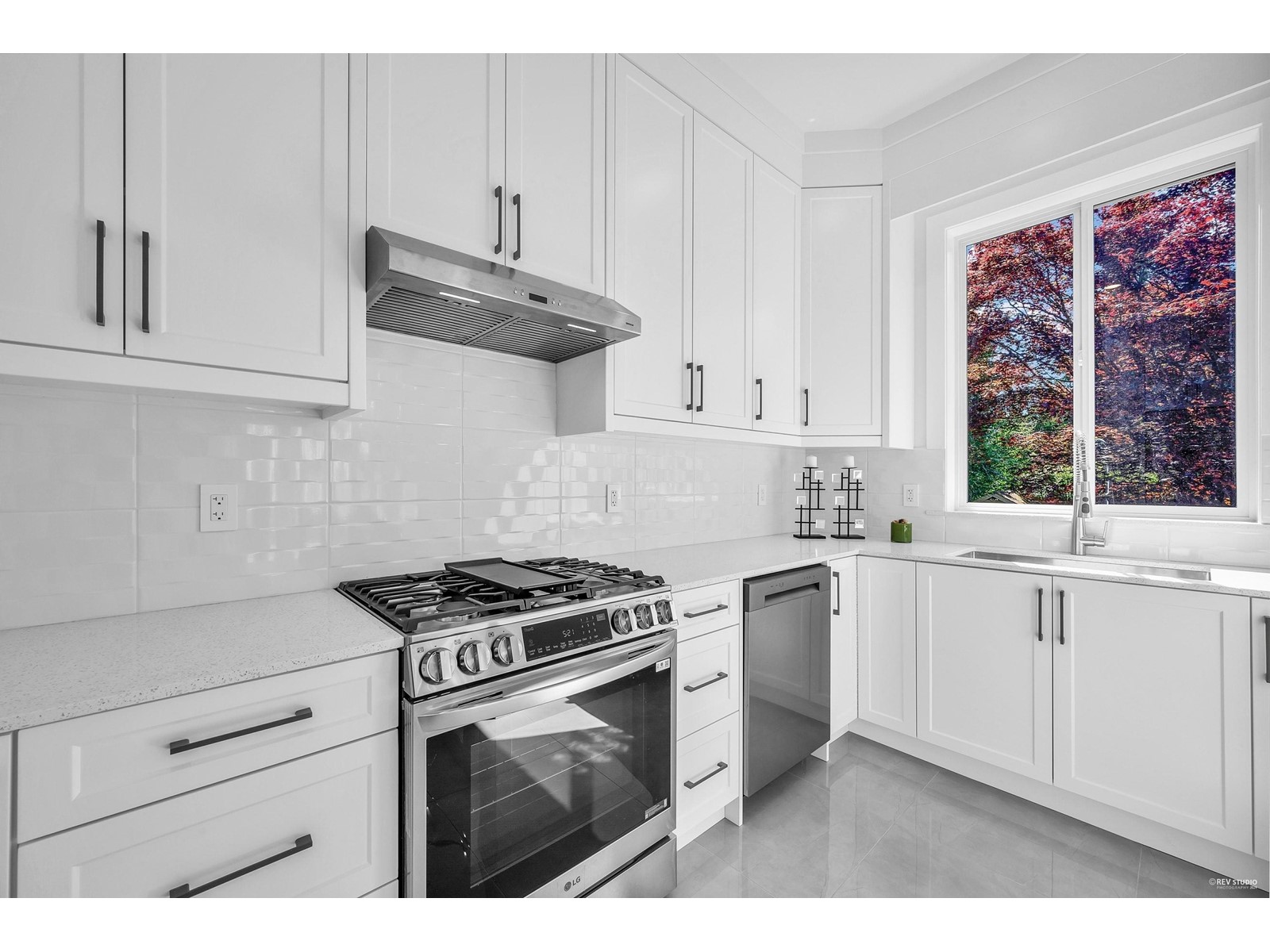 1829 146 Street Property Photo 14