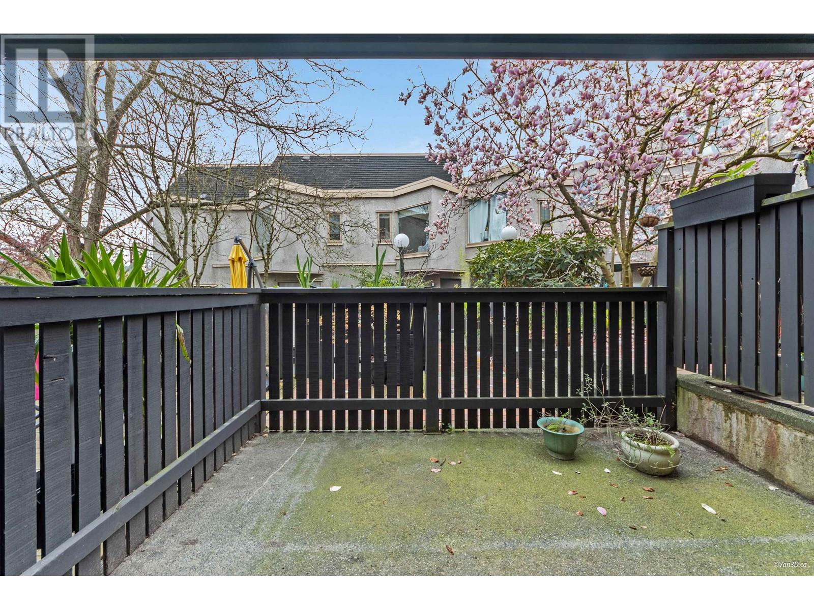 17 870 W 7th Avenue Property Photo 7