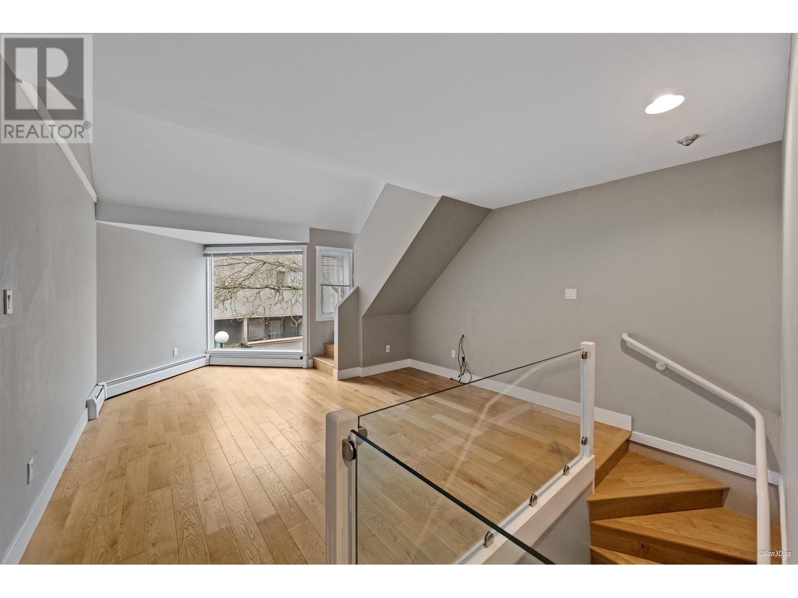 17 870 W 7th Avenue Property Photo 10
