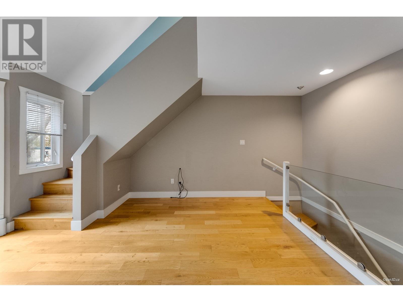 17 870 W 7th Avenue Property Photo 11