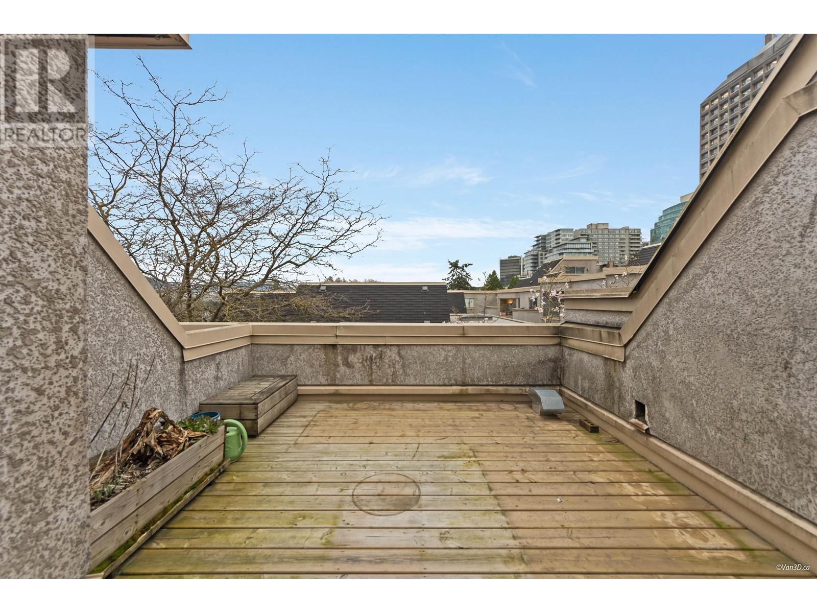 17 870 W 7th Avenue Property Photo 18