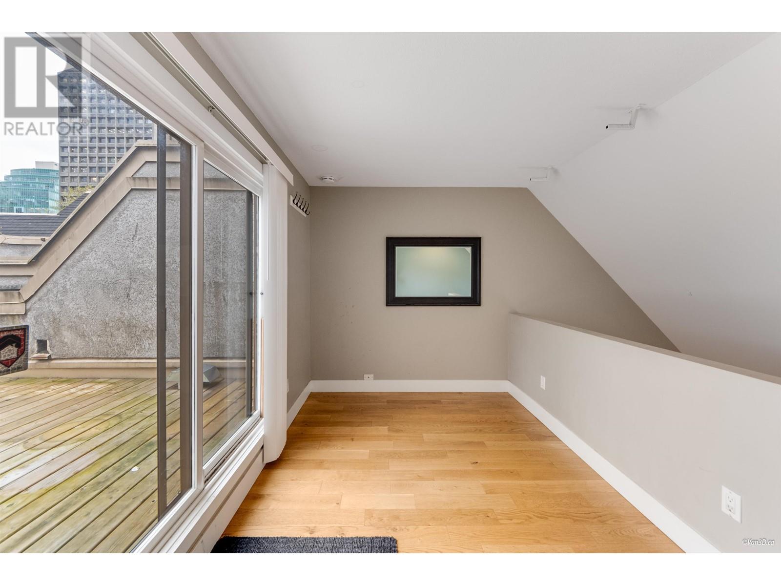 17 870 W 7th Avenue Property Photo 23