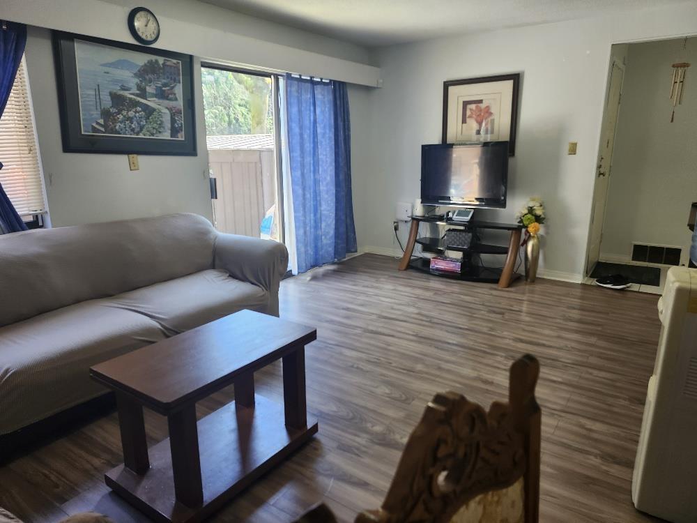 121 14159 104 Avenue Property Photo 5