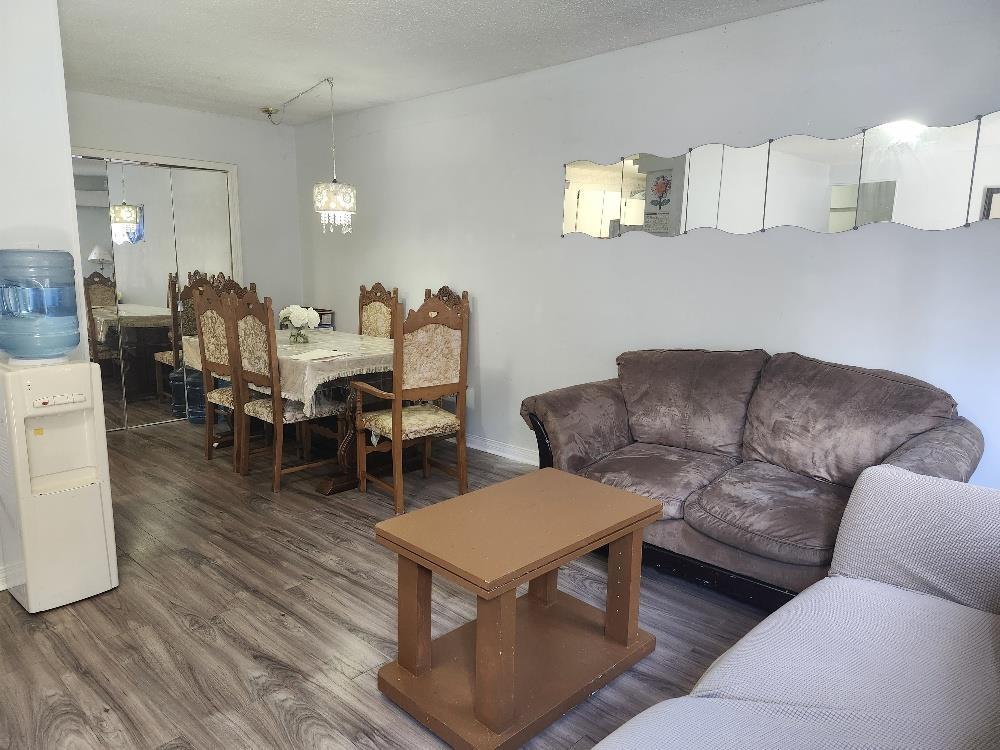 121 14159 104 Avenue Property Photo 6
