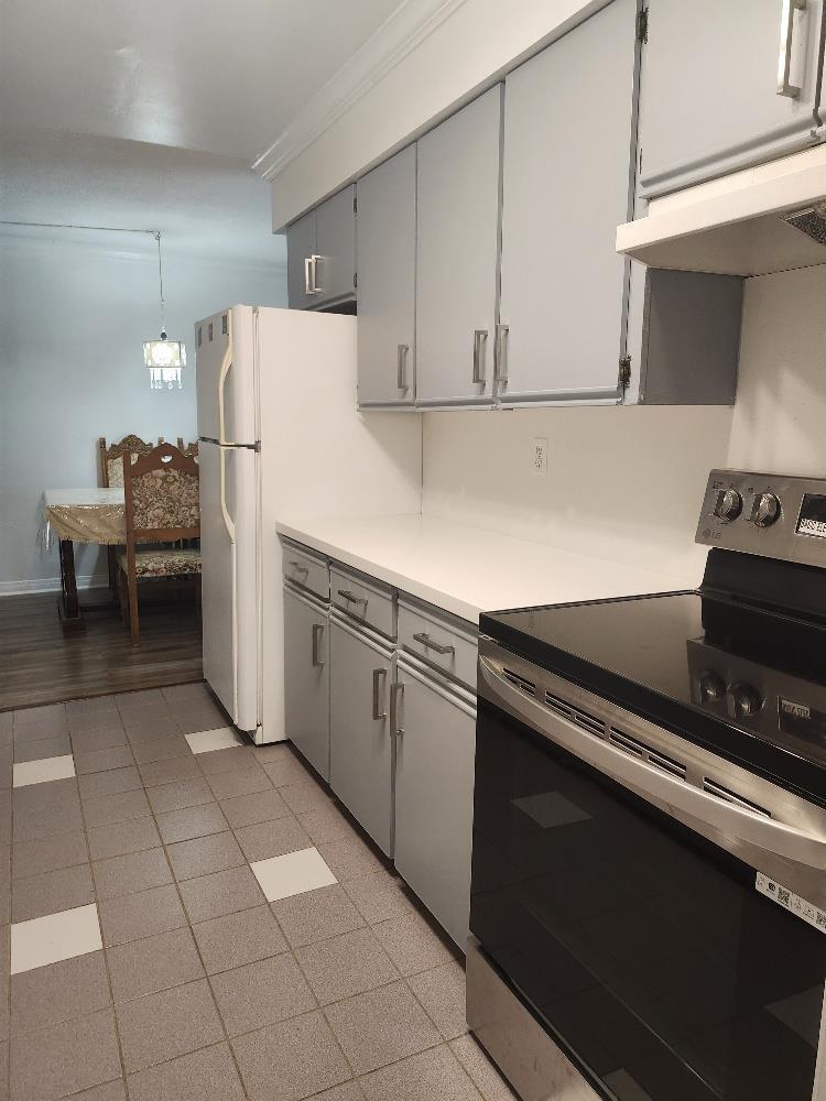 121 14159 104 Avenue Property Photo 10