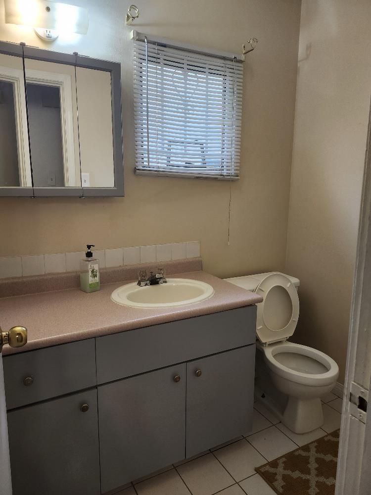 121 14159 104 Avenue Property Photo 15