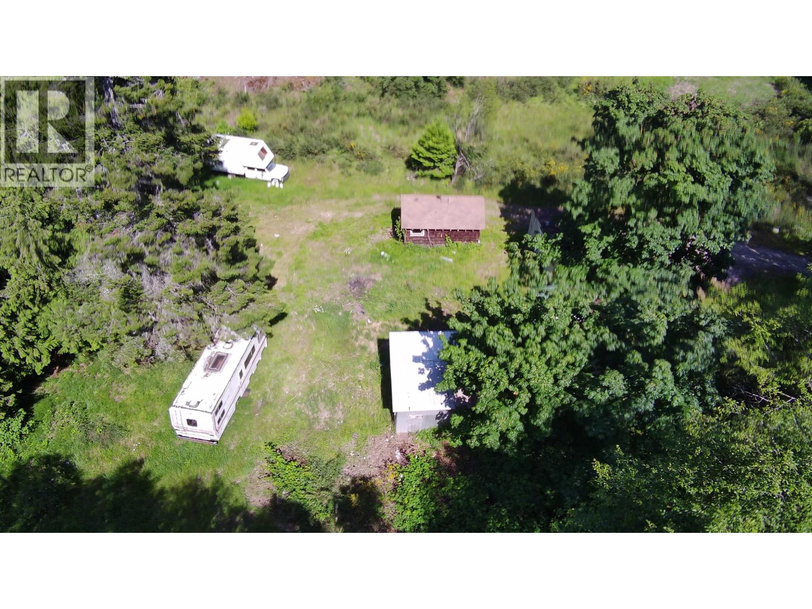 556 E Bluff Road Property Photo 2