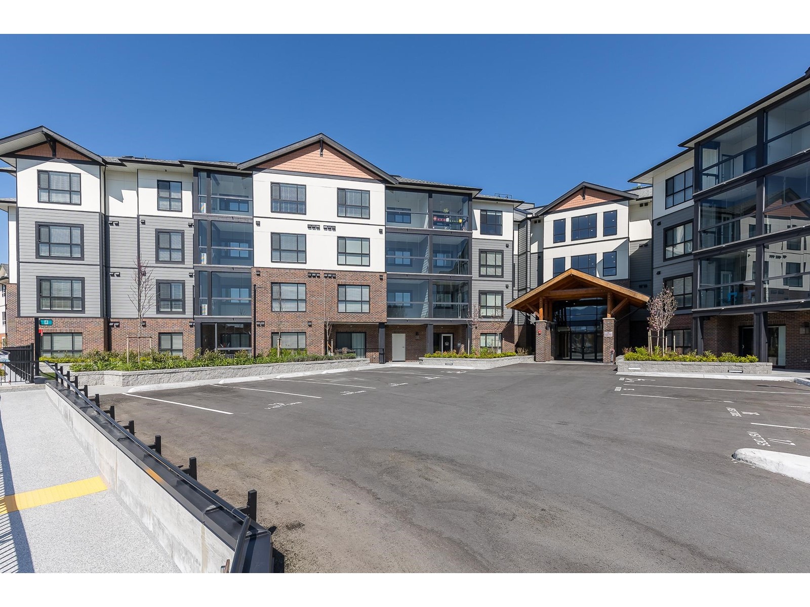 315 8497 YOUNG ROAD, Chilliwack Proper South Property Photo 1