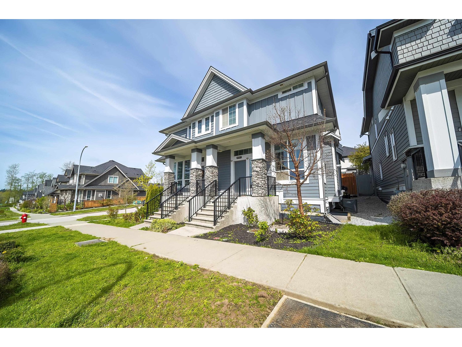 16511 21 Avenue Property Photo 2
