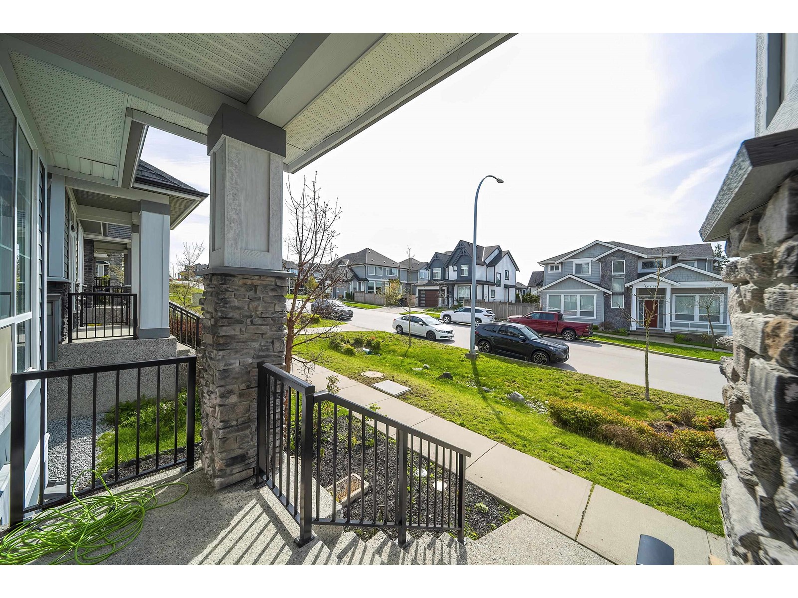 16511 21 Avenue Property Photo 4