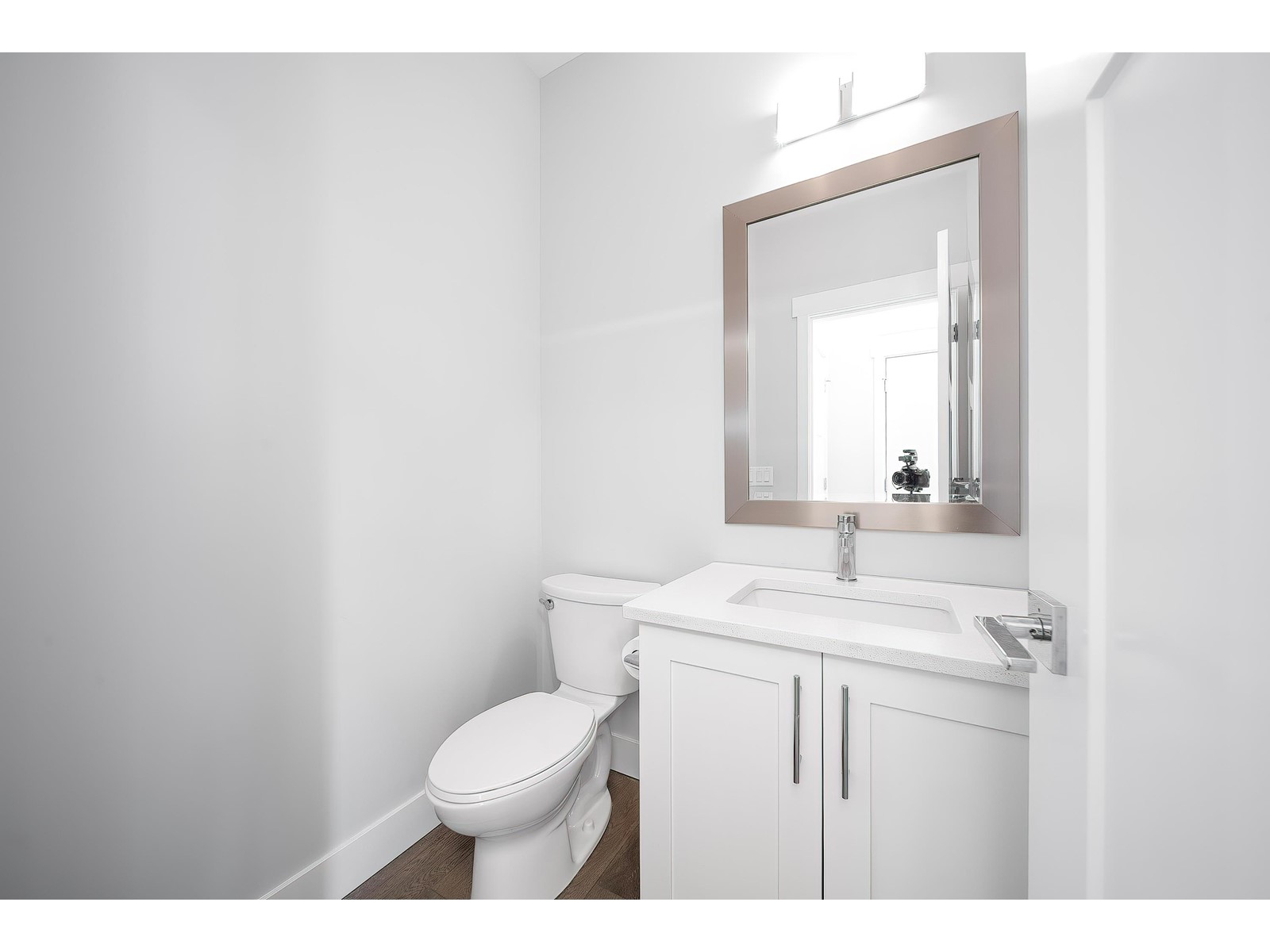 16511 21 Avenue Property Photo 8