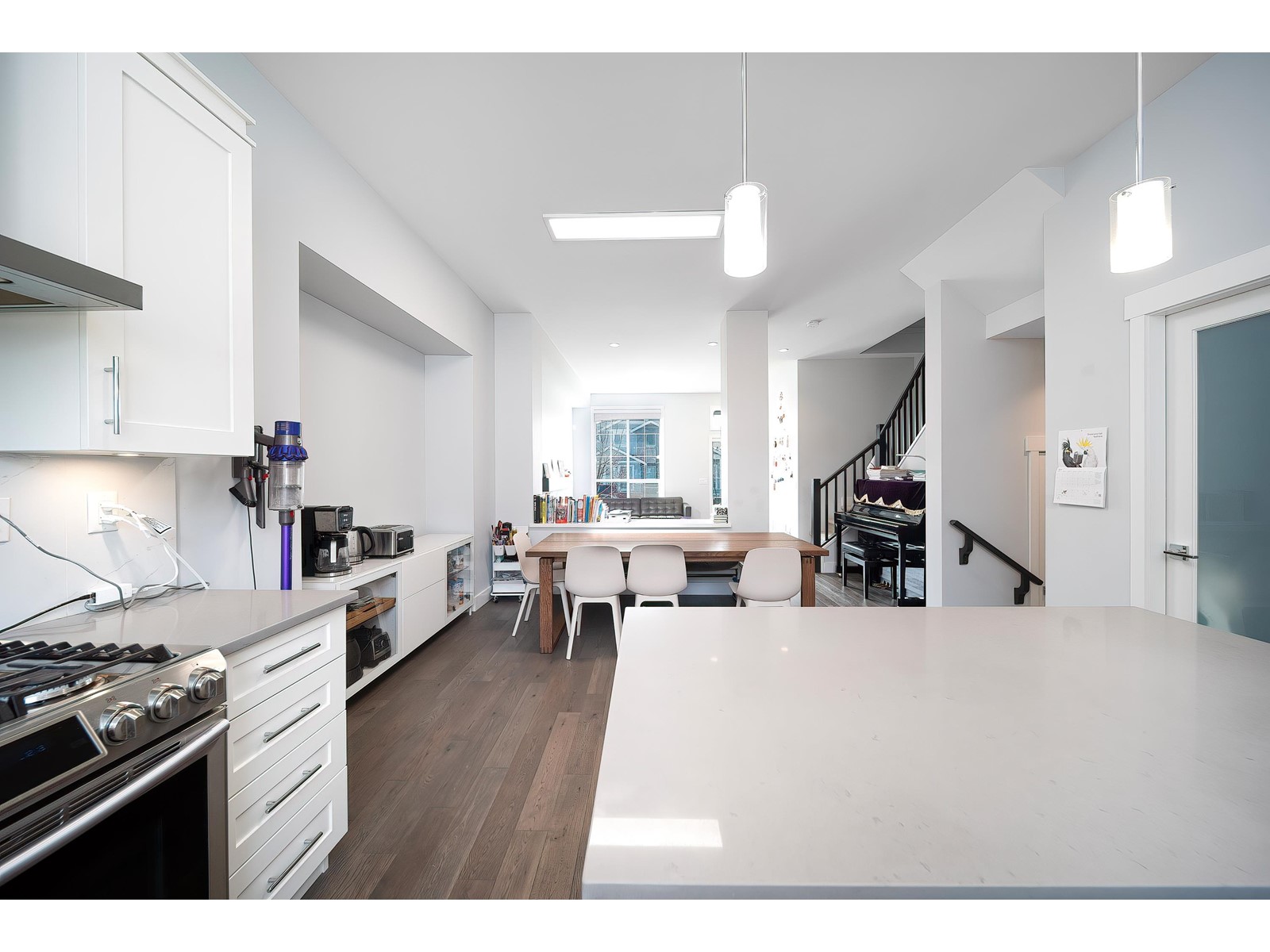 16511 21 Avenue Property Photo 16