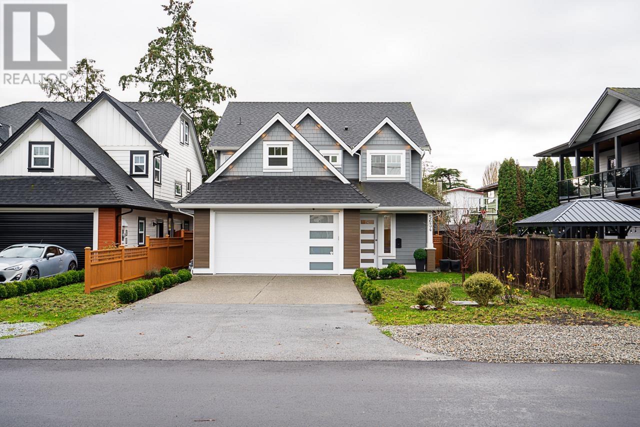 5634 52 Avenue Property Photo 1