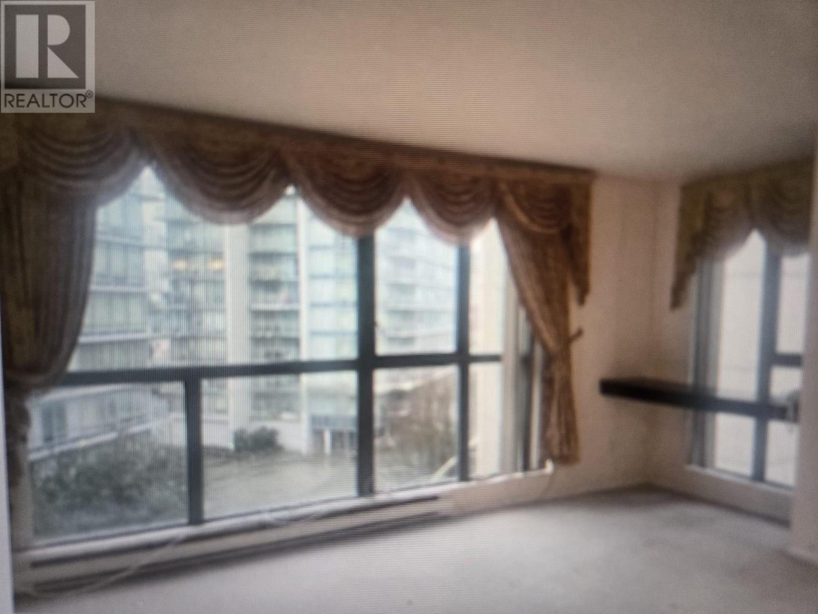 703 8246 Lansdowne Road Property Photo 2