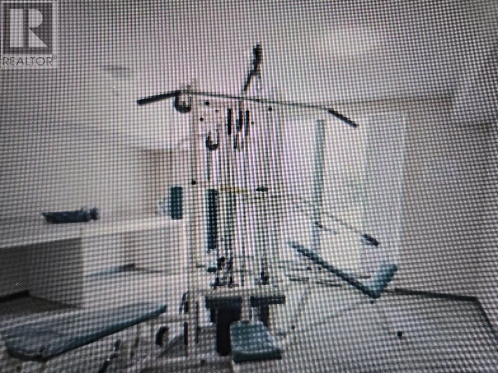 703 8246 Lansdowne Road Property Photo 10