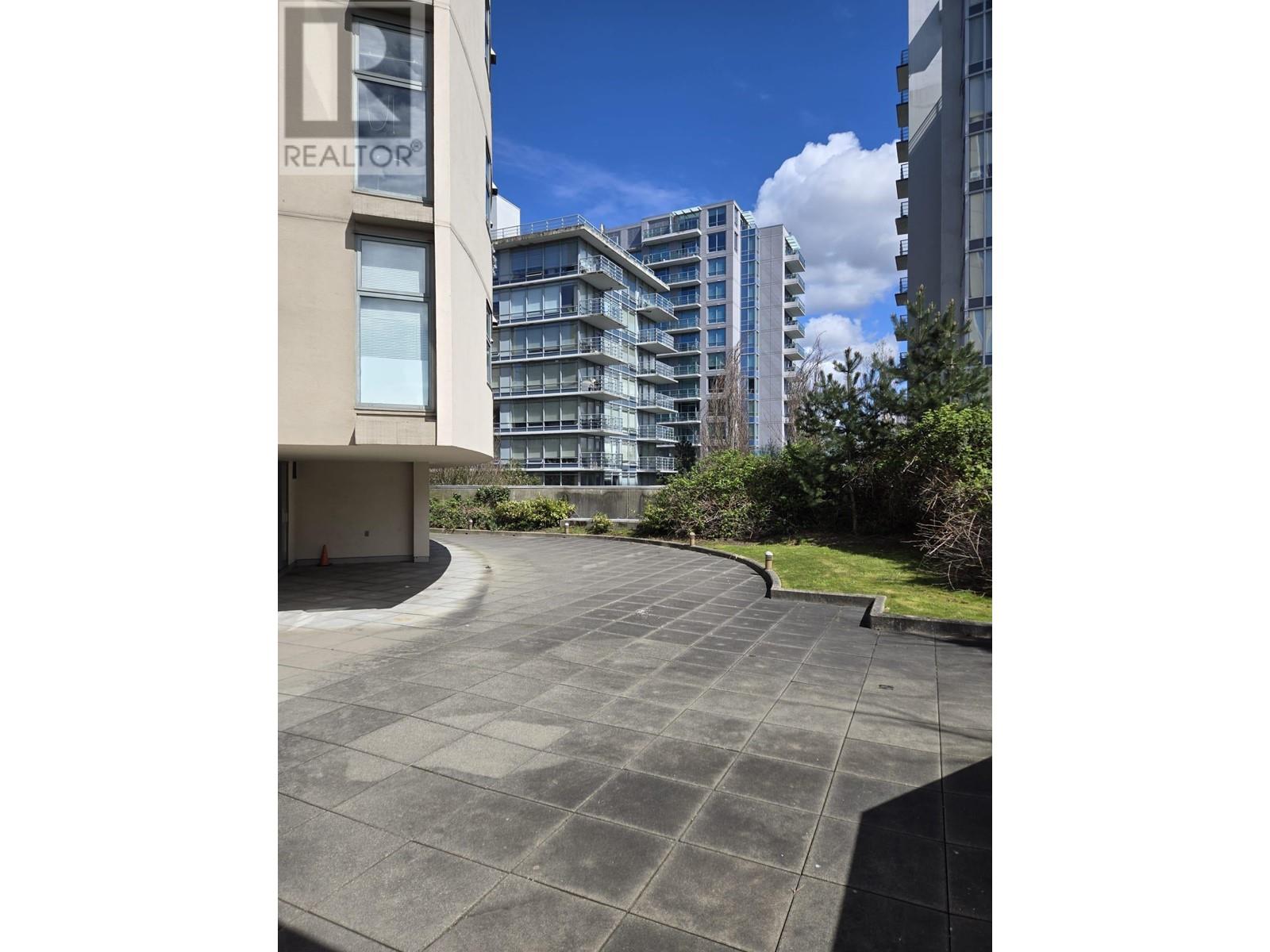 703 8246 Lansdowne Road Property Photo 16